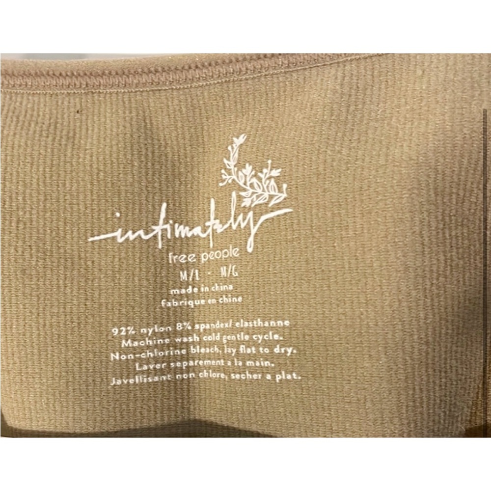 Free People 🌟 tank top 🌟MUST BUNDLE🌟 - Picture 3 of 3